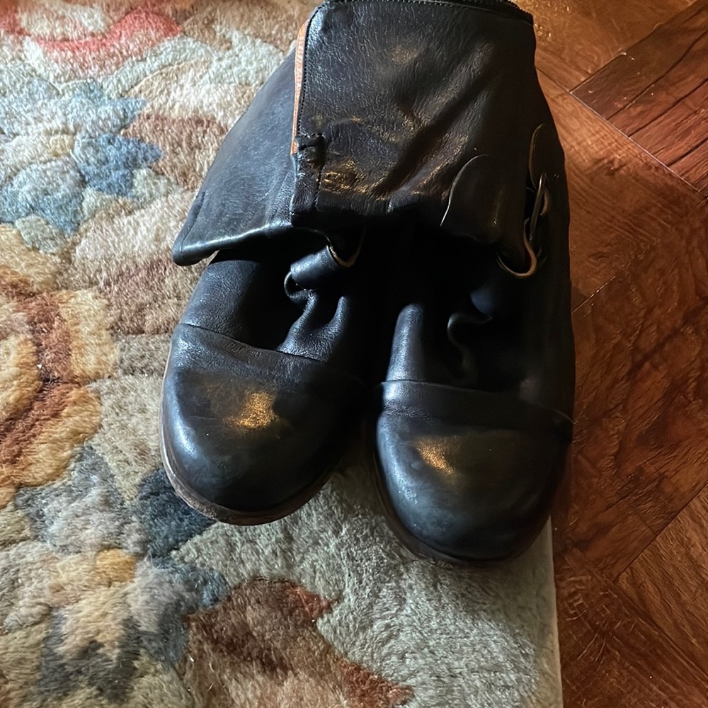 P. Monjo boots